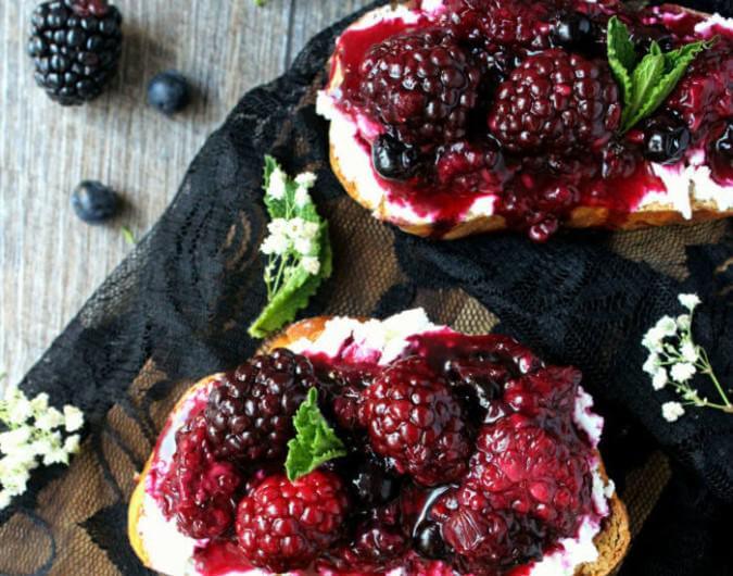 Smashed Blackberry & Goat Cheese Toasts