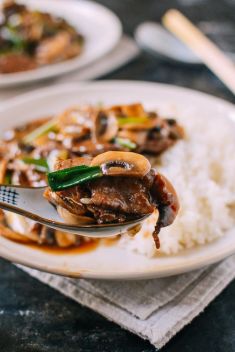 Beef and Mushroom Stir Fry - 25 Appetizing Recipes For Mushroom Stir Fry