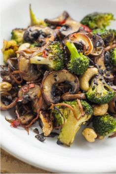Broccoli and Mushroom Stir Fry - 25 Appetizing Recipes For Mushroom Stir Fry