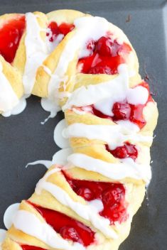 Candy Cane Crescent Roll Breakfast Pastry - 20 Sweet Crescent Rings To Dazzle Your Guests