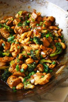 Cashew Chicken - 30 Stunning Ways To Make Chicken Stir Fry