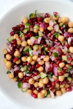 Chickpea Pomegranate Salad - Here Are What To Make with Pomegranate!
