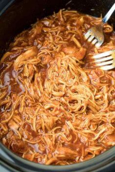 Crockpot BBQ Chicken - 30 Incredibly Addictive BBQ Chicken Dishes