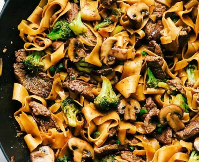 Garlic Beef and Broccoli Noodles
