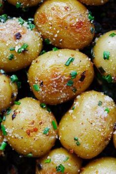 Garlic Chive Butter Roasted Potatoes - 30 Best Healthy Garlic Vegetable Dishes