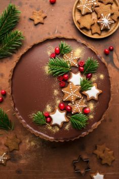 Gingerbread Amaretto Chocolate Tart - 30 “Crave-Worthy” Tarts