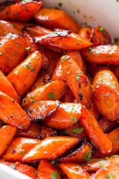 Honey Garlic Butter Roasted Carrots - 30 Best Healthy Garlic Vegetable Dishes