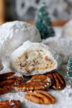 Mexican Wedding Cookies - 30 Stunning Mexican Desserts and Snacks
