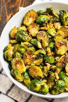Roasted Brussels Sprouts with Garlic - 30 Best Healthy Garlic Vegetable Dishes