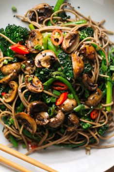 Roasted Teriyaki Mushrooms and Broccoli Soba Noodles - 25 Appetizing Recipes For Mushroom Stir Fry