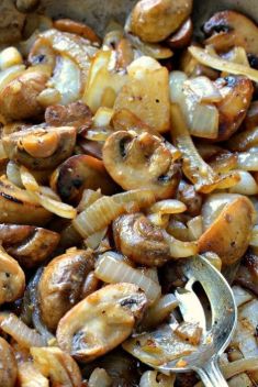 Sauteed Mushrooms and Onions - 25 Appetizing Recipes For Mushroom Stir Fry