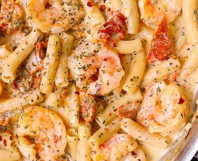 Shrimp Pasta with Creamy Mozzarella Sauce