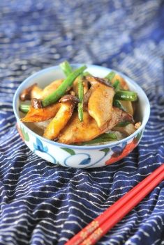 Stir Fried King Oyster Mushrooms with Green Beans - 25 Appetizing Recipes For Mushroom Stir Fry