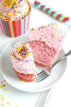 Strawberry Banana Cupcakes - 25 Easy And Healthy Strawberry Banana Recipes