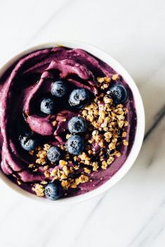 Vegan Berry Smoothie Bowl - 25 Smoothie Bowls To Blow Up Your Taste Buds