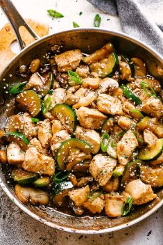 Zucchini Mushroom Chicken Stir Fry - 25 Appetizing Recipes For Mushroom Stir Fry