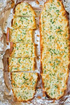Cheesy Garlic Bread - 30 Fabulous Recipes For Bread That Will Make Your Day