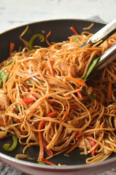 Chicken Lo Mein - 25 Chinese Noodle Dishes That Will Drive You Crazy