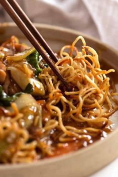 Chinese Crispy Noodles - 25 Chinese Noodle Dishes That Will Drive You Crazy