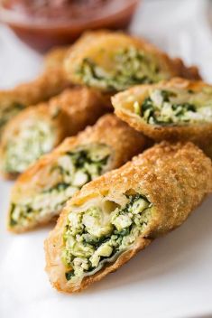 Crispy Garlic Chicken and Spinach Egg Rolls - 30 Flavorful Egg Rolls On The Go