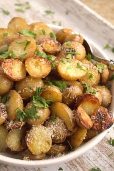 Crock Pot Potatoes with Rosemary - 30 Fabulous Dinners With Slow Cooker Potatoes