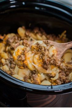 Slow Cooker Beef and Potato Au Gratin - 30 Fabulous Dinners With Slow Cooker Potatoes
