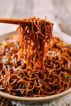 Soy Scallion Shanghai Noodles - 25 Chinese Noodle Dishes That Will Drive You Crazy