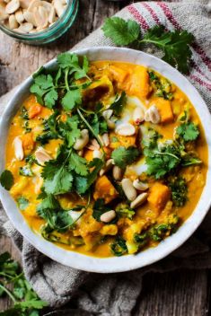 Sweet Potato Cauliflower and Peanut Stew - 30 Stunning Recipes For Vegan Curry