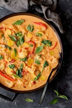 Vegan Thai Red Curry with Cauliflower and Potatoes - 30 Stunning Recipes For Vegan Curry