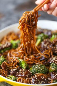 eef and Broccoli Ramen Stir Fry - 25 Chinese Noodle Dishes That Will Drive You Crazy