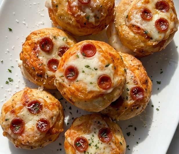 Garlic Butter Pizza Cupcakes
