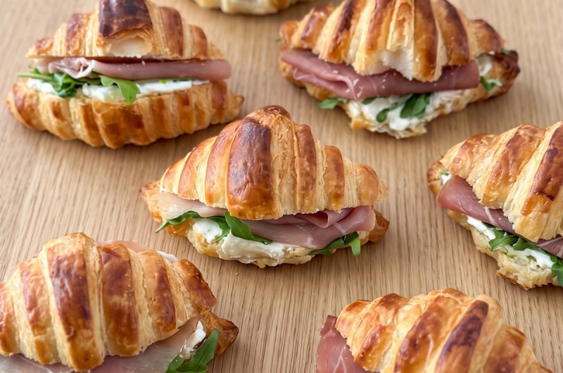 Filled Mini Croissants with Parma Ham and Cream Cheese
