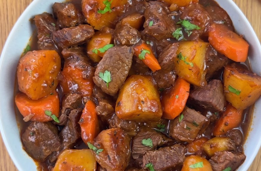 Tender Goulash Stew